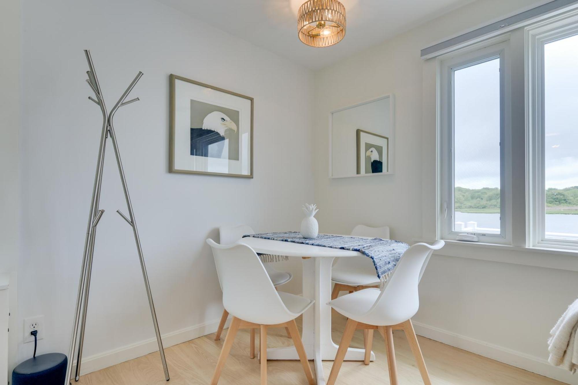 Cozy Narragansett Cottage With Dock And Outdoor Shower Luaran gambar