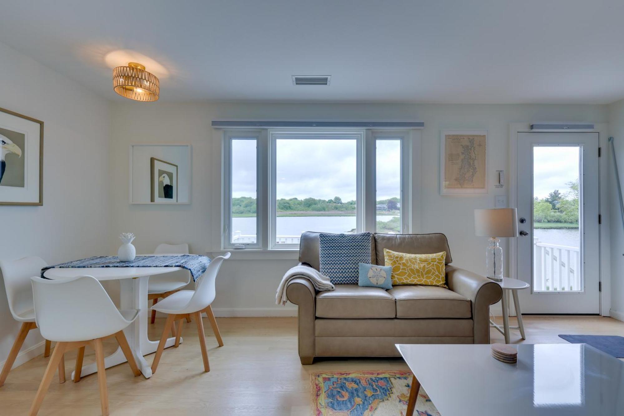 Cozy Narragansett Cottage With Dock And Outdoor Shower Luaran gambar