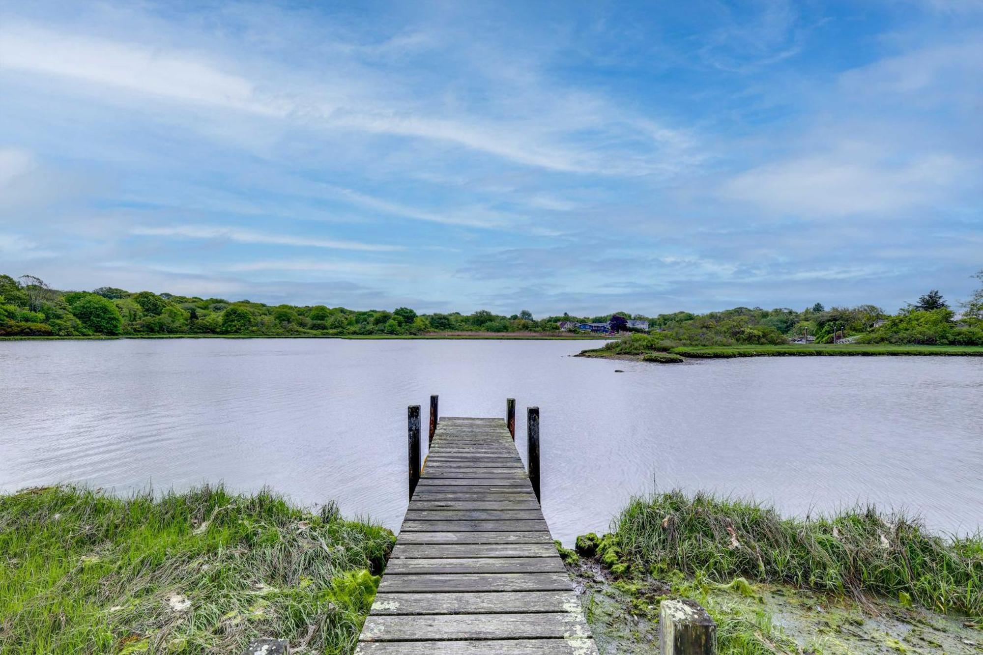 Cozy Narragansett Cottage With Dock And Outdoor Shower Luaran gambar