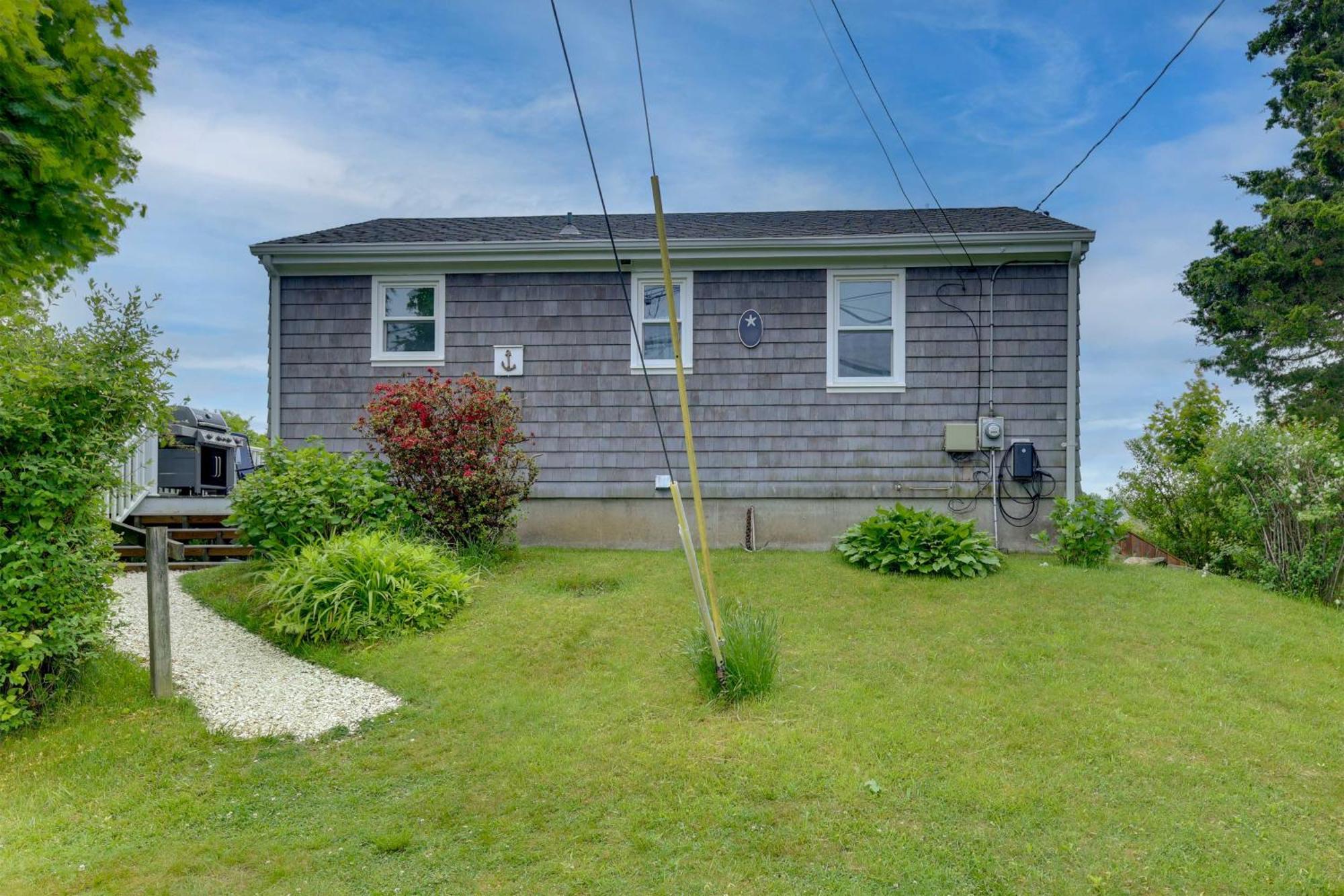 Cozy Narragansett Cottage With Dock And Outdoor Shower Luaran gambar